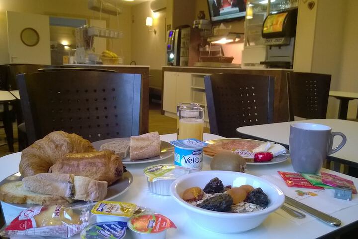 Breakfast/Coffee Service 24 of 29