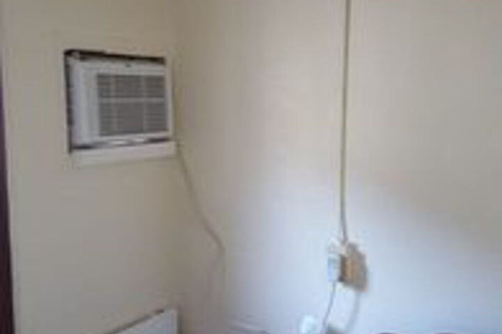 Room 10 of 34