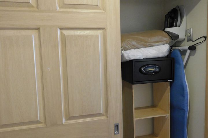 Room 13 of 134