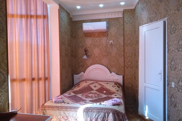 Room 10 of 10