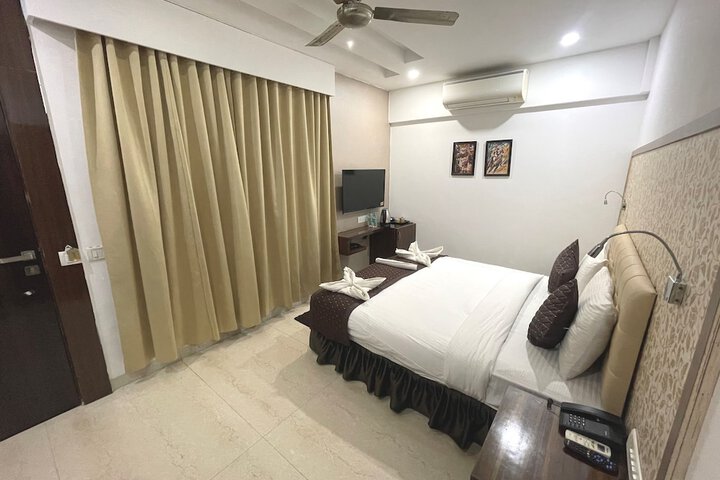 Room 13 of 29
