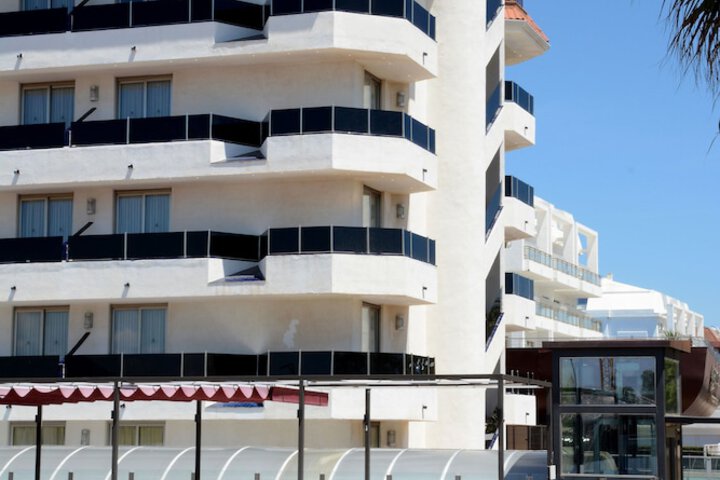Hotel 64 of 80