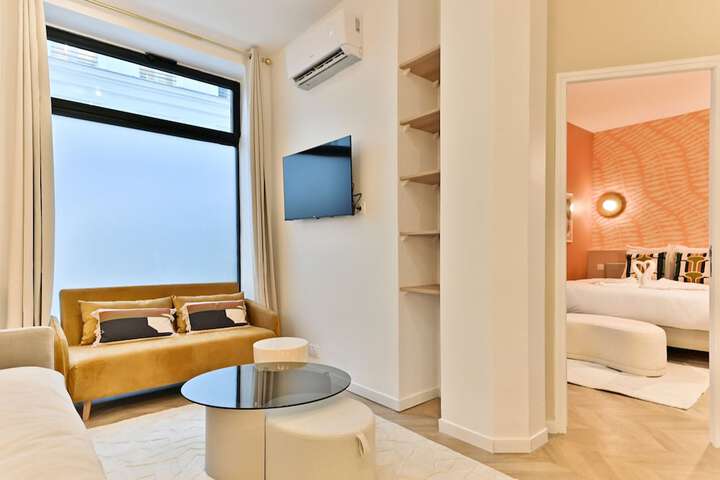 Room 28 of 63