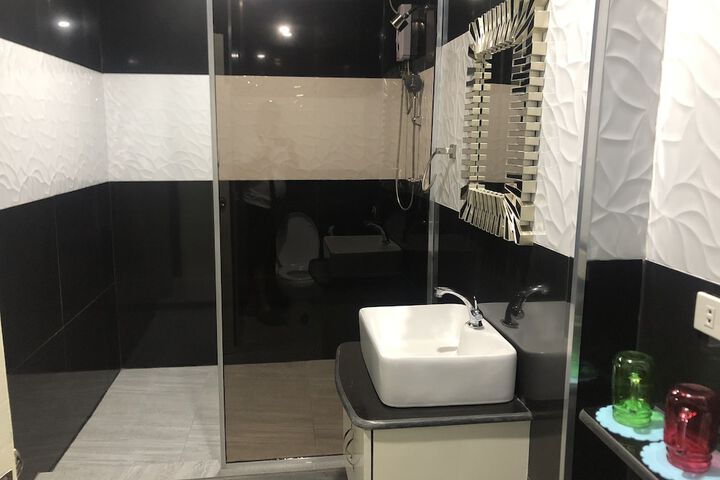 Room 17 of 32