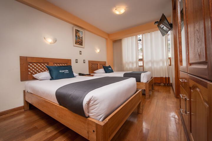Room 4 of 33