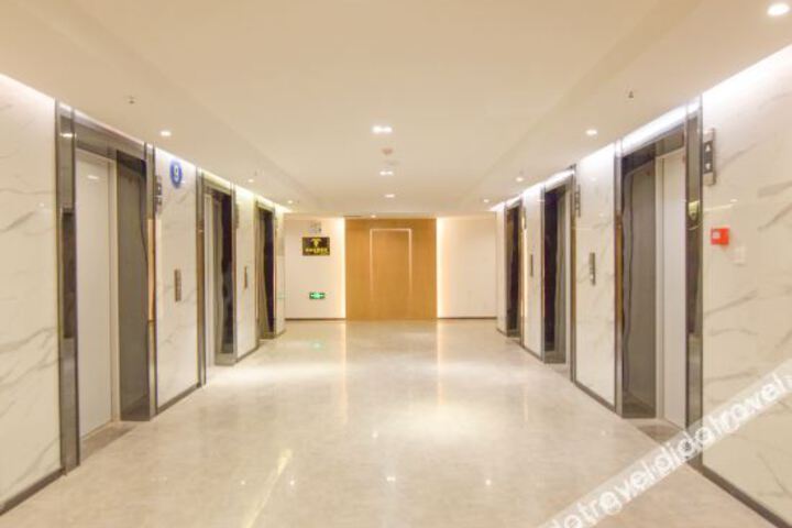 Hotel Interior 7 of 19