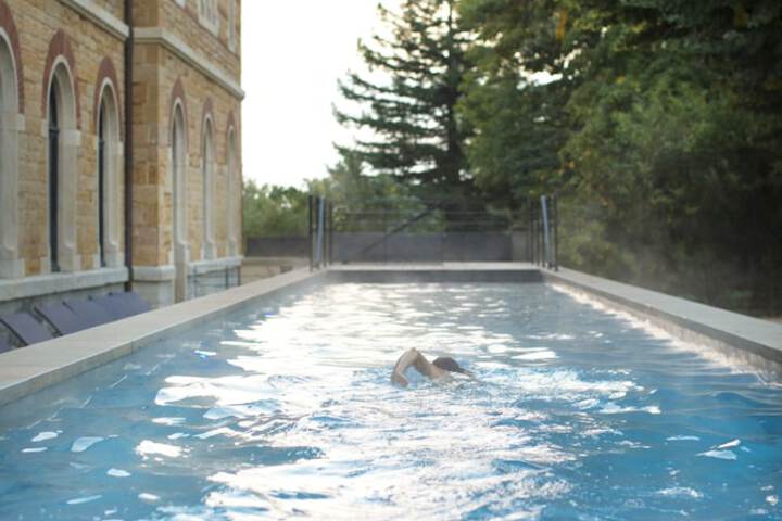 Pool 31 of 76
