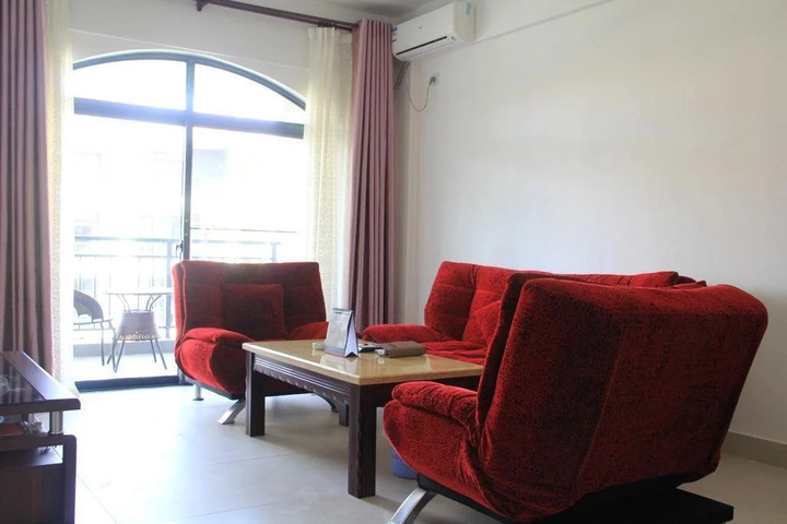 Room 6 of 13