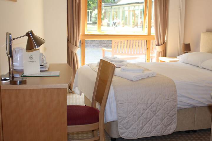 Room 4 of 76