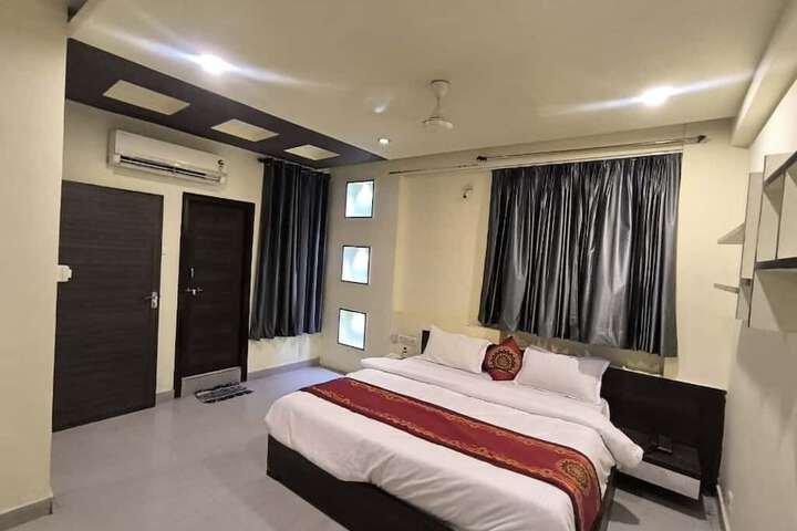 Room 2 of 13