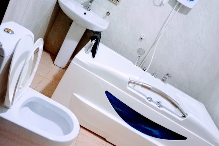 Room 6 of 7