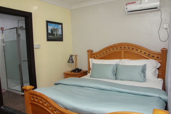 Room 11 of 34