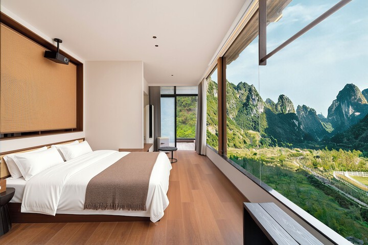 Room 6 of 21