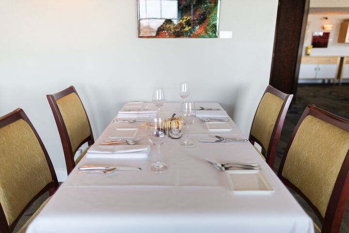 Dining 27 of 42
