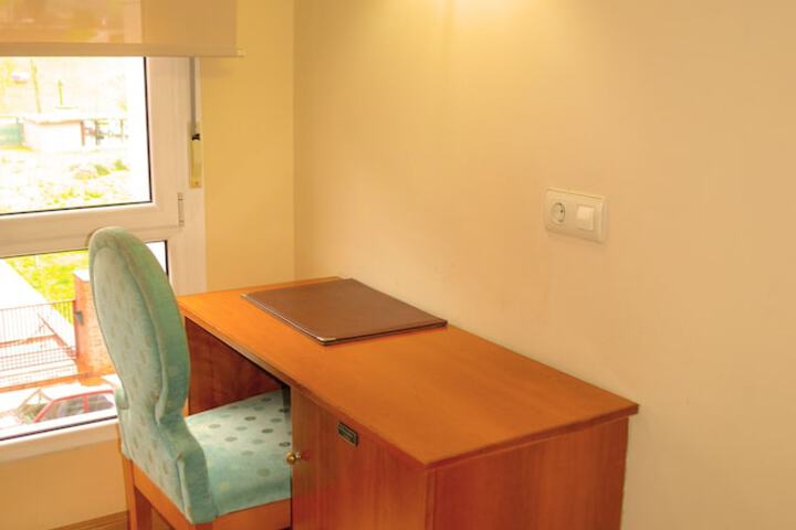 Room 8 of 49