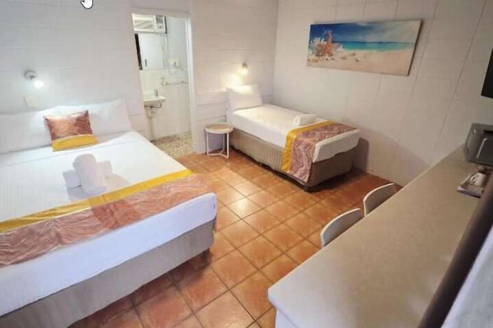Room 3 of 28