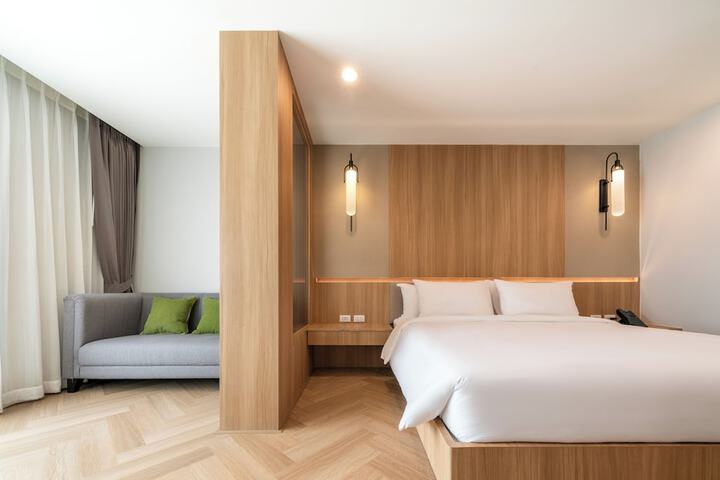 Room 7 of 24