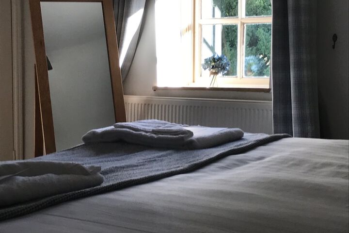 Room 13 of 27