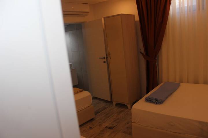 Room 13 of 23