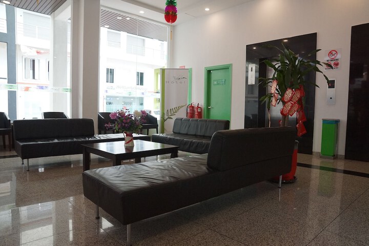 Entrance & Lobby