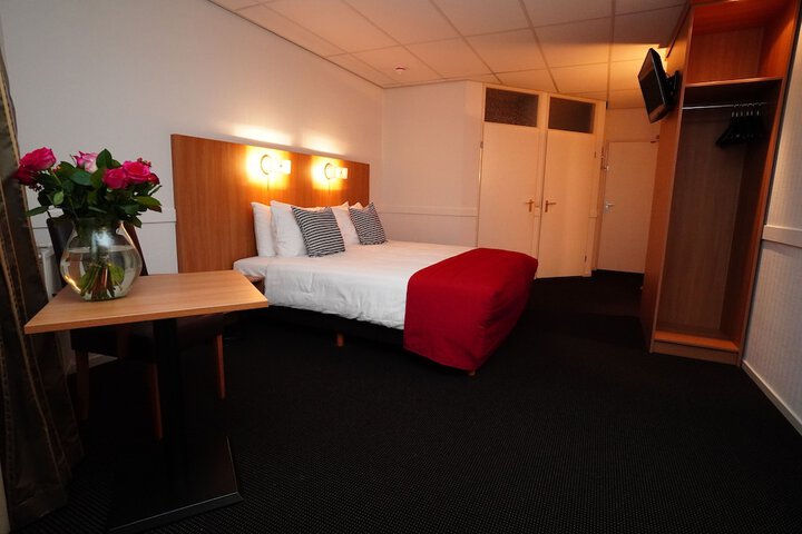 Room 22 of 65