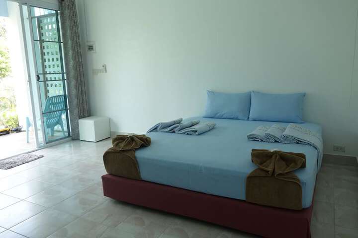 Room 2 of 51