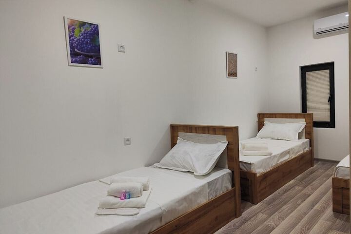 Room 4 of 23