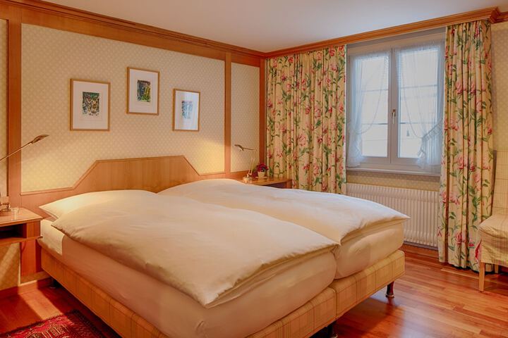 Room 17 of 48
