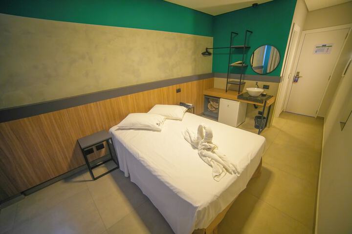 Room 10 of 21