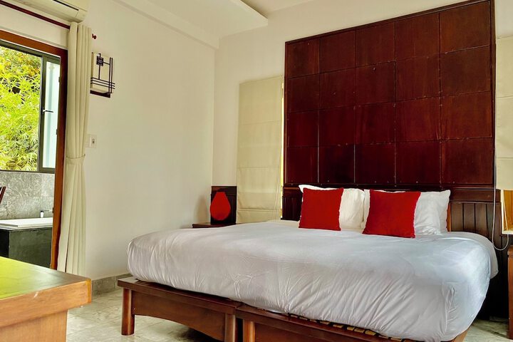 Room 25 of 180