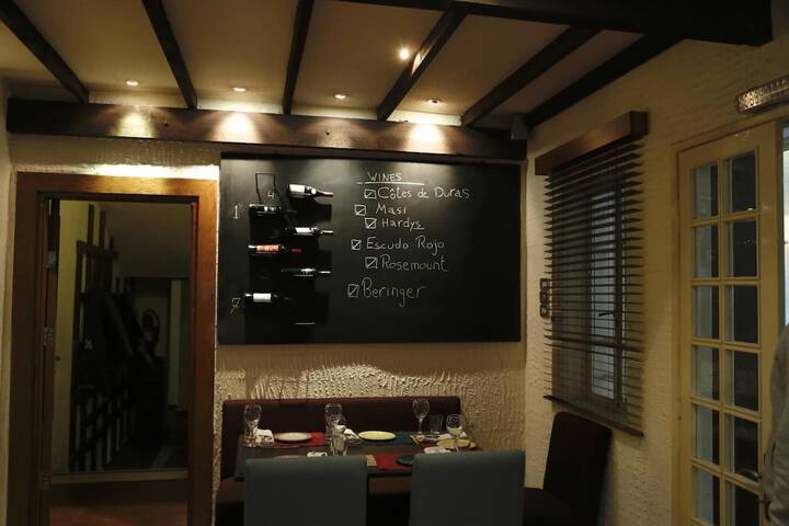 Dining 17 of 28