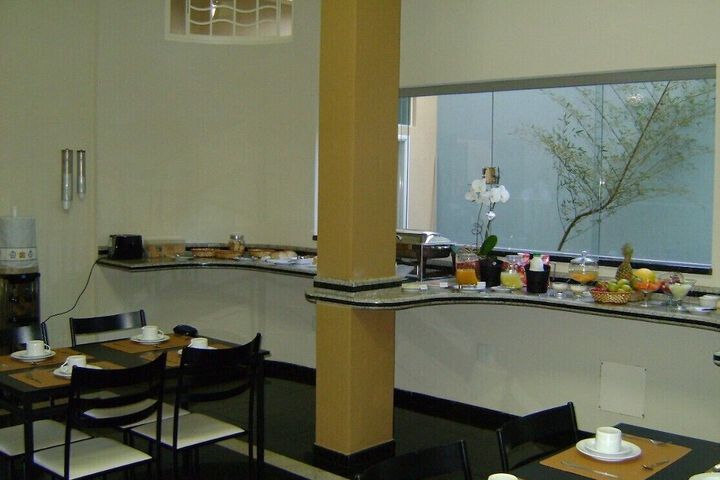 Dining 36 of 53