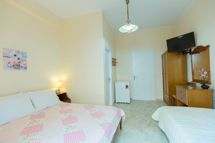 Room 13 of 63