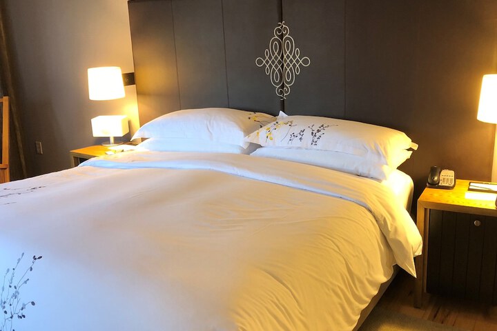 Room 6 of 48