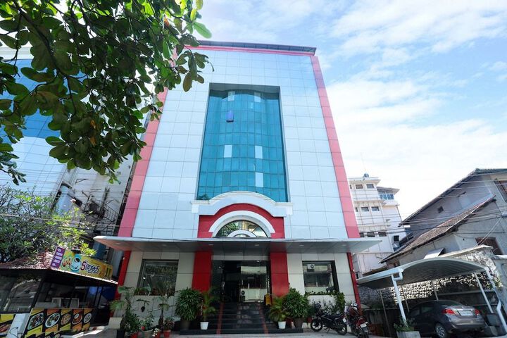 OYO FLAGSHIP 17345 MG ROAD