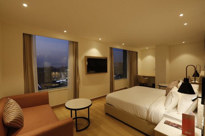 Room 25 of 47
