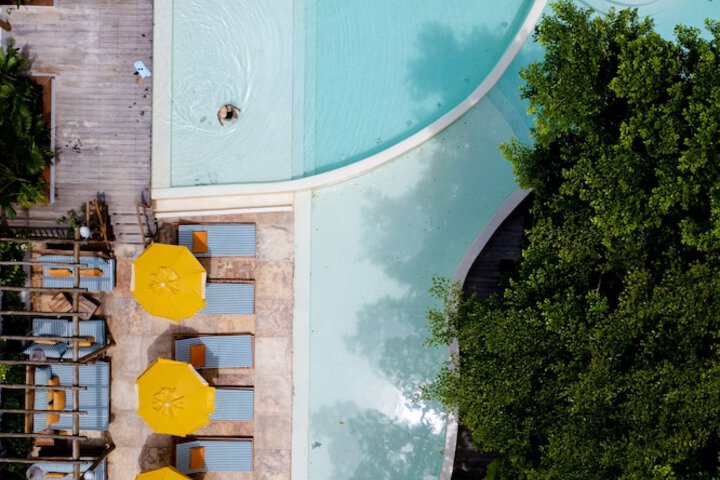 Pool 136 of 262