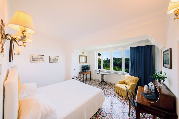 Room 40 of 69