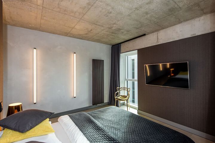 Room 37 of 155