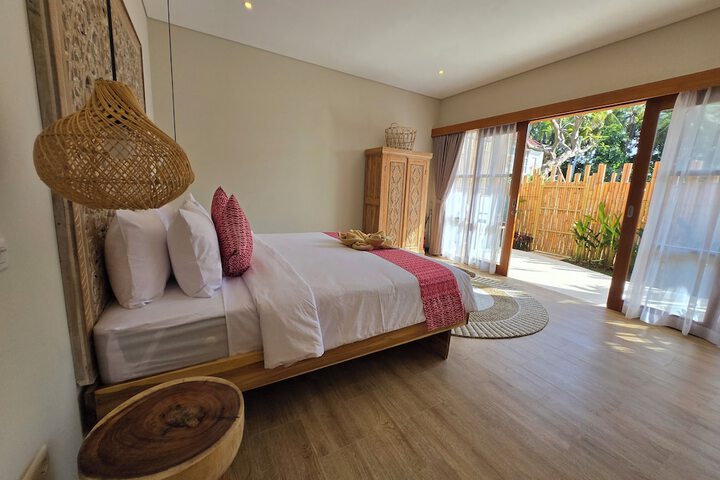 Room 2 of 19