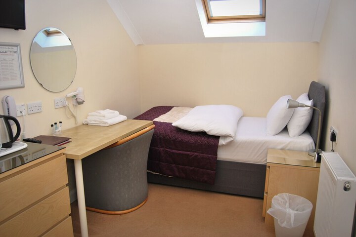 Room 8 of 30