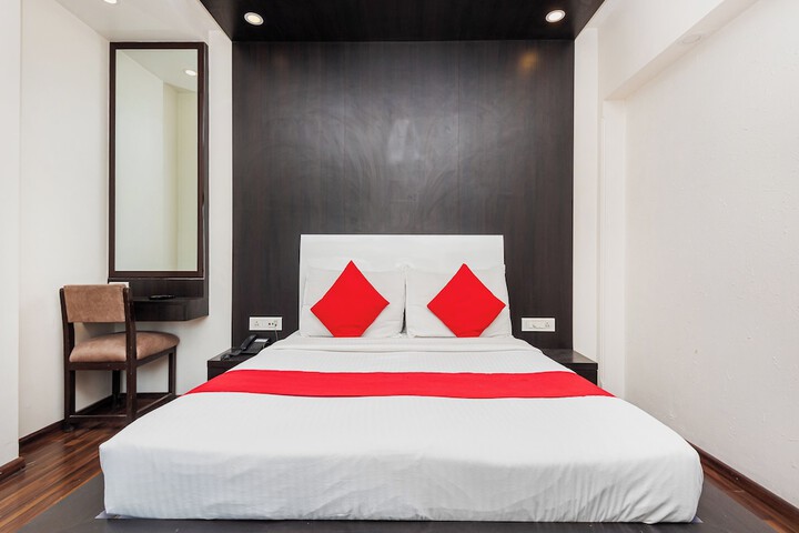 Room 12 of 90