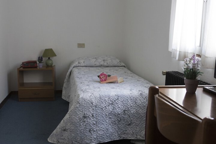 Room 6 of 36