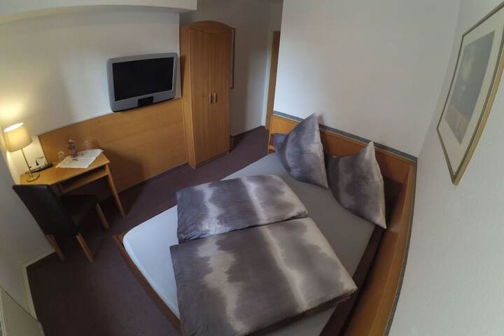Room 18 of 50