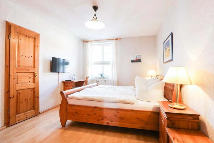 Room 3 of 11