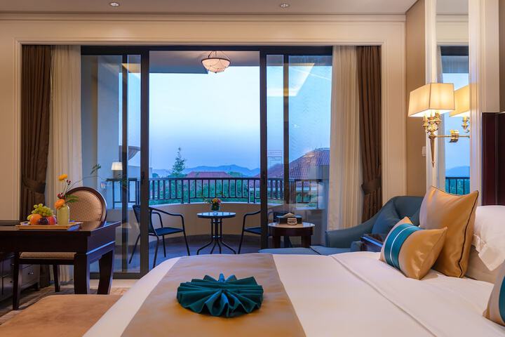 Room 40 of 65