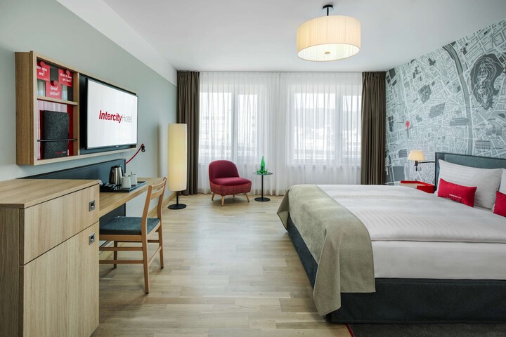 Room 16 of 66