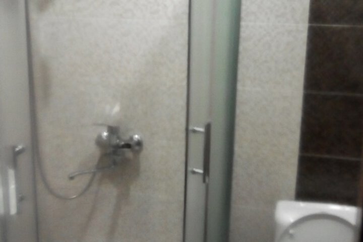 Room 6 of 15