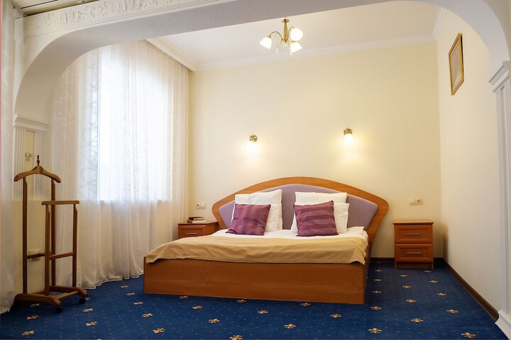 Room 27 of 78