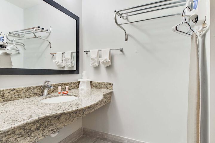 Bathroom sink